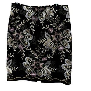 Tahari Embroidered Floral Pencil Skirt Women Size 10 Office wear, Cottage, Fairy
